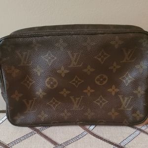 Louis Vuitton Trousse Toiletry 23